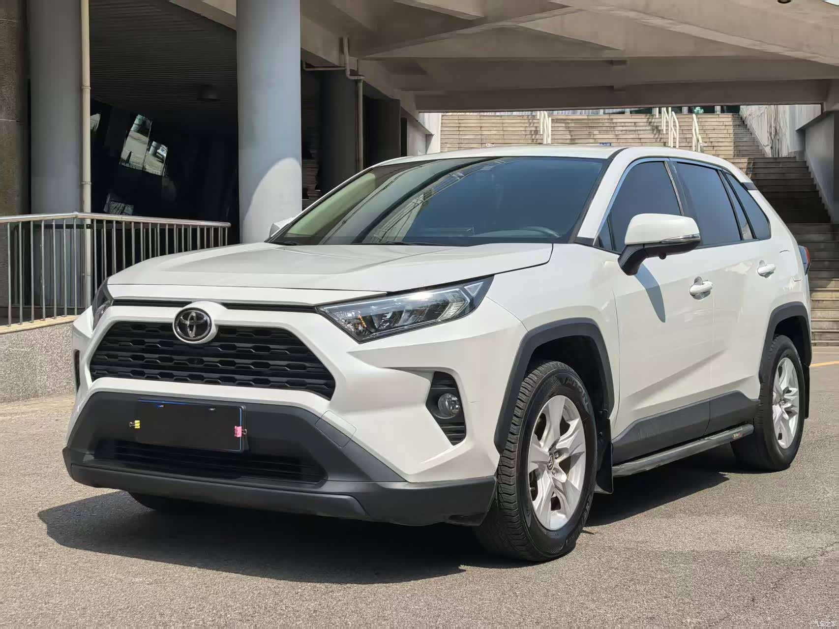Toyota RAV4, 2022 1