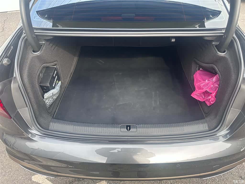 Audi A4L, 2025 14