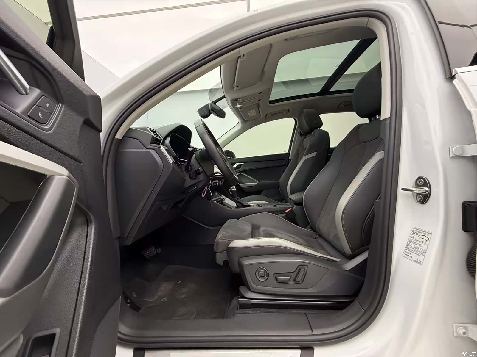Audi Q3, 2022 10