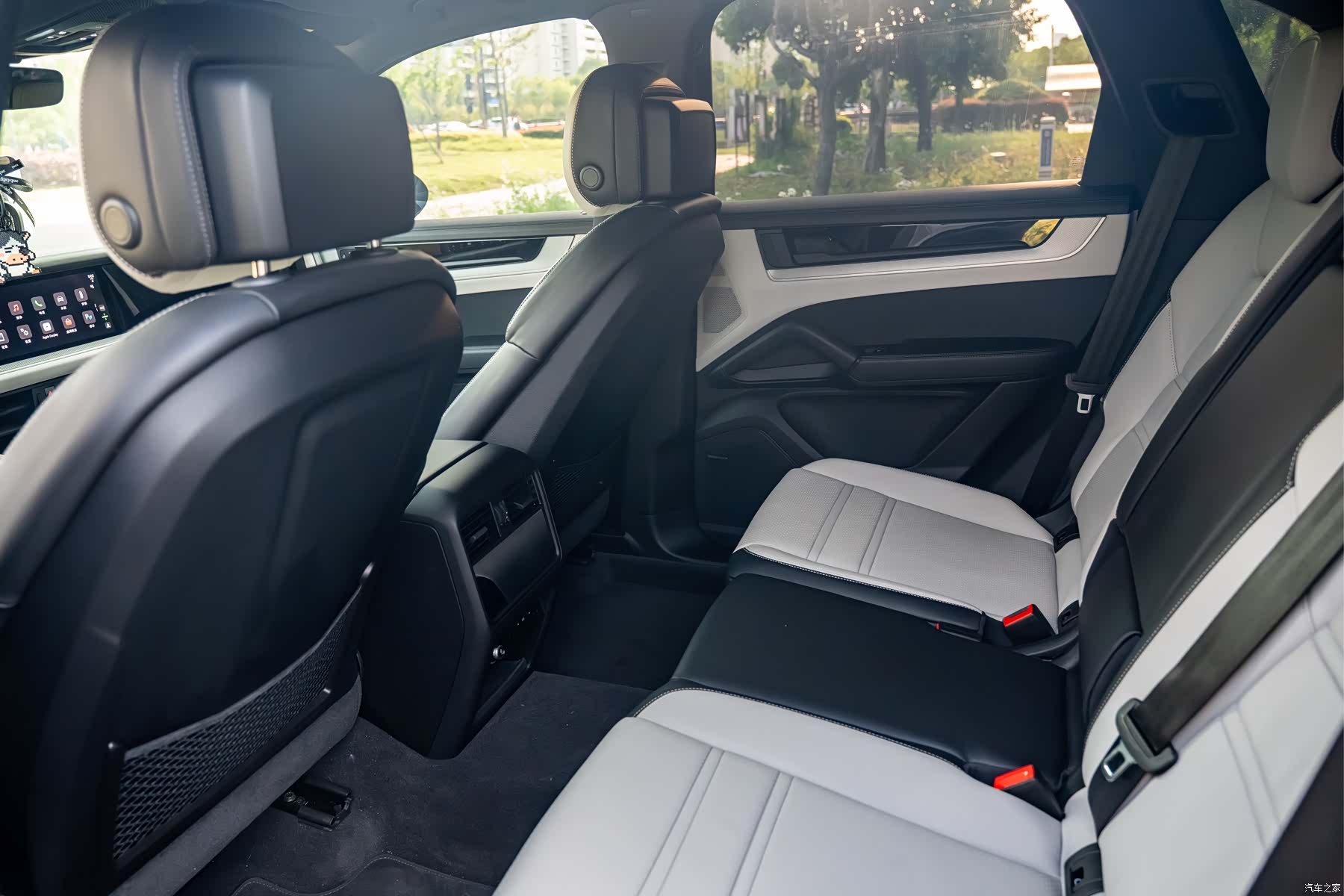 Porsche Cayenne, 2025 13