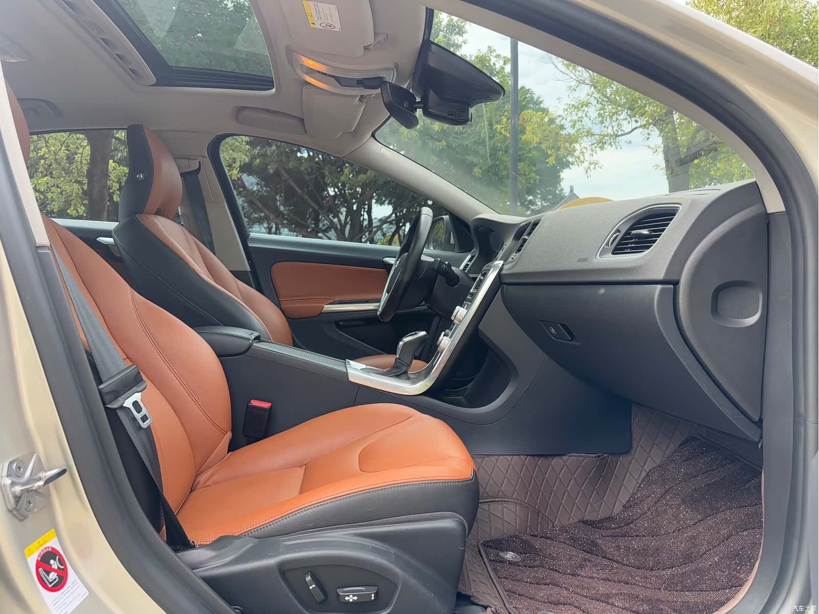 Volvo S60, 2020 все фото