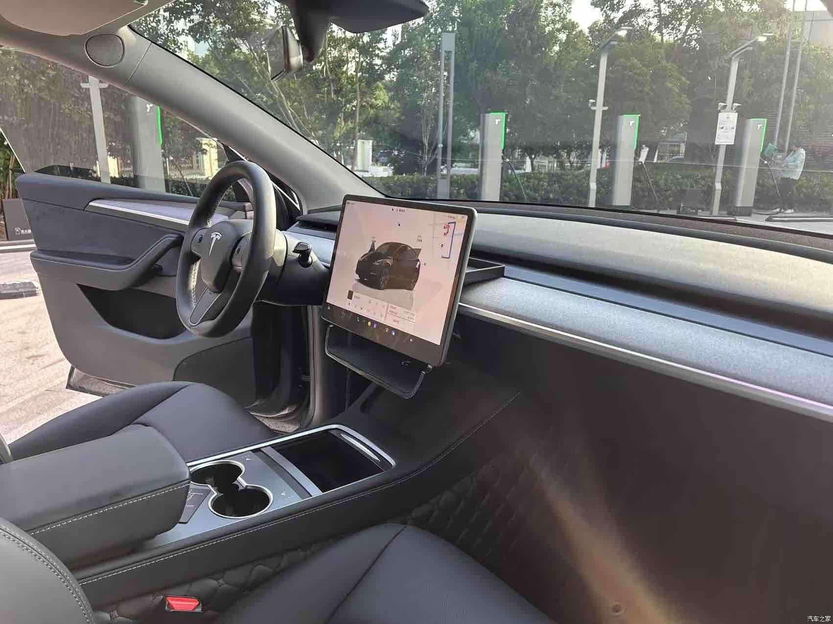 Tesla Model Y, 2024 все фото