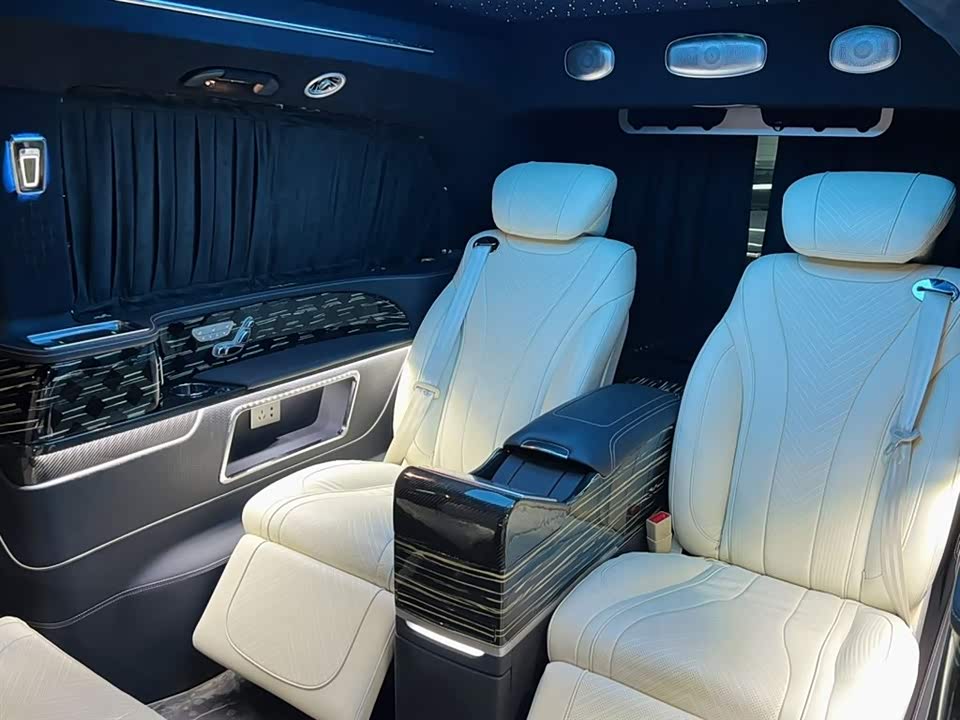 Mercedes-Benz V-class