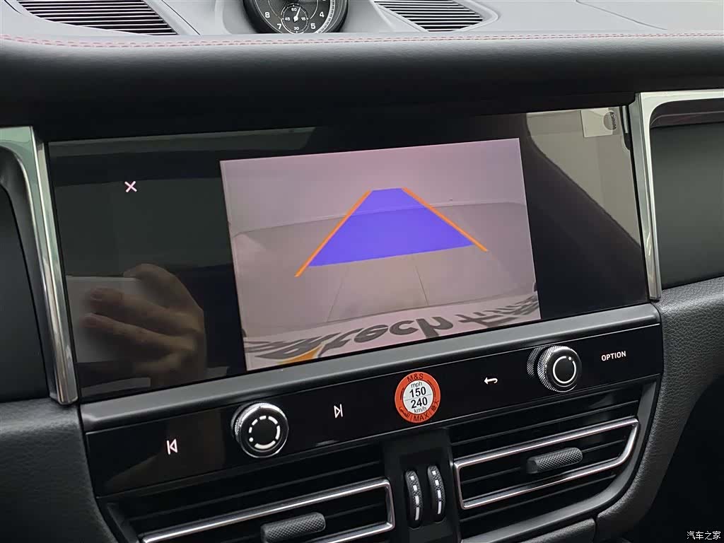 Porsche Macan, 2025 15