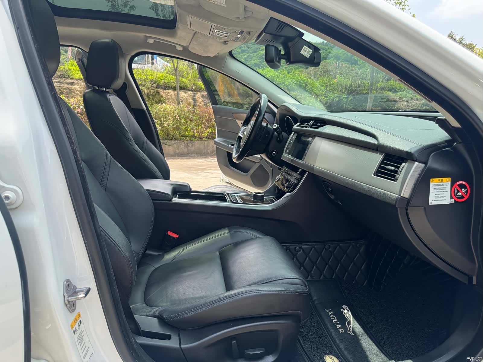 Land Rover XFL, 2017 13