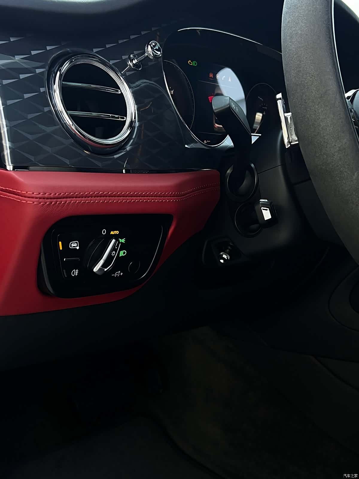 Bentley Bentayga, 2022 7