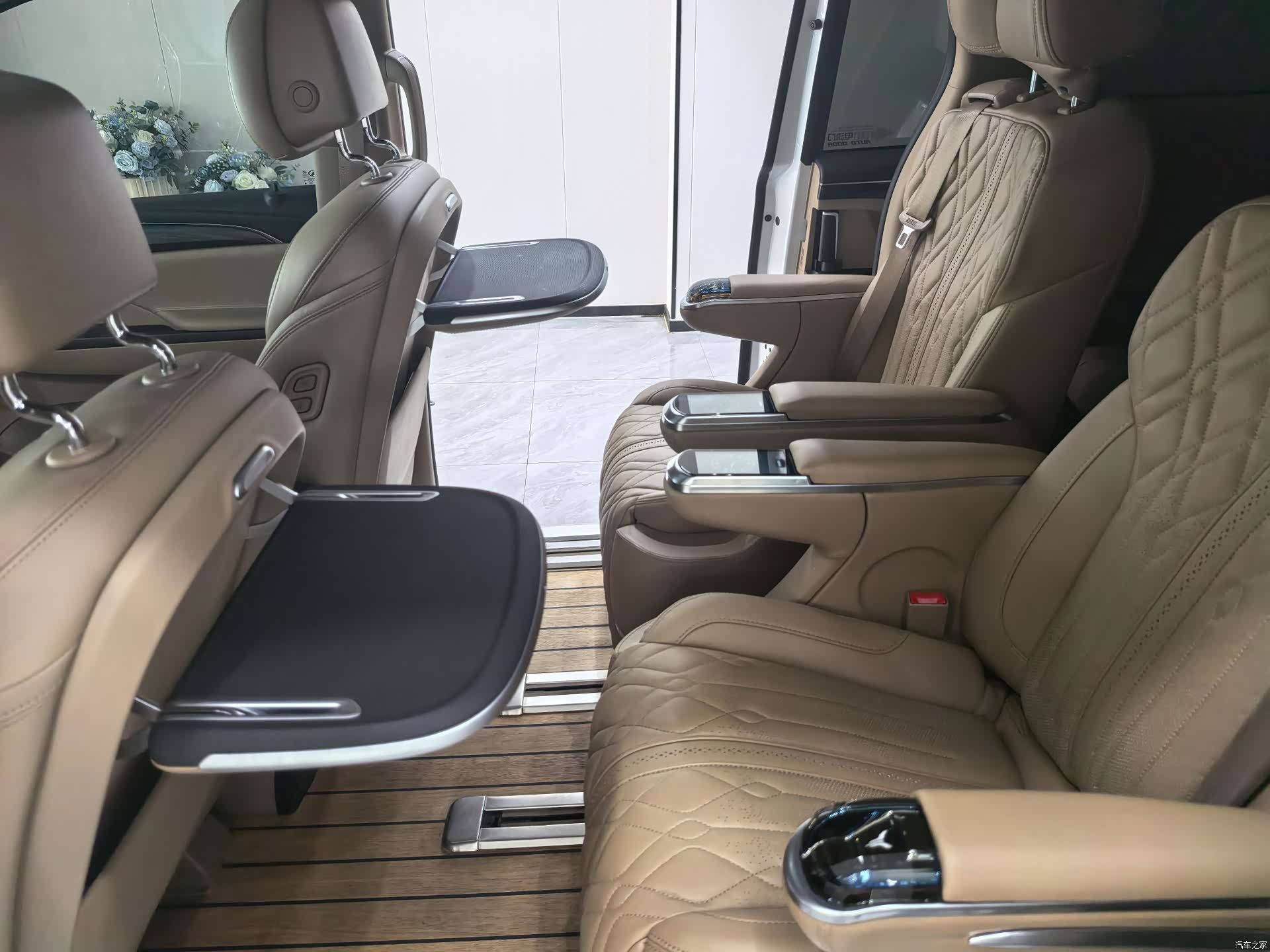 Buick GL8, 2021 10
