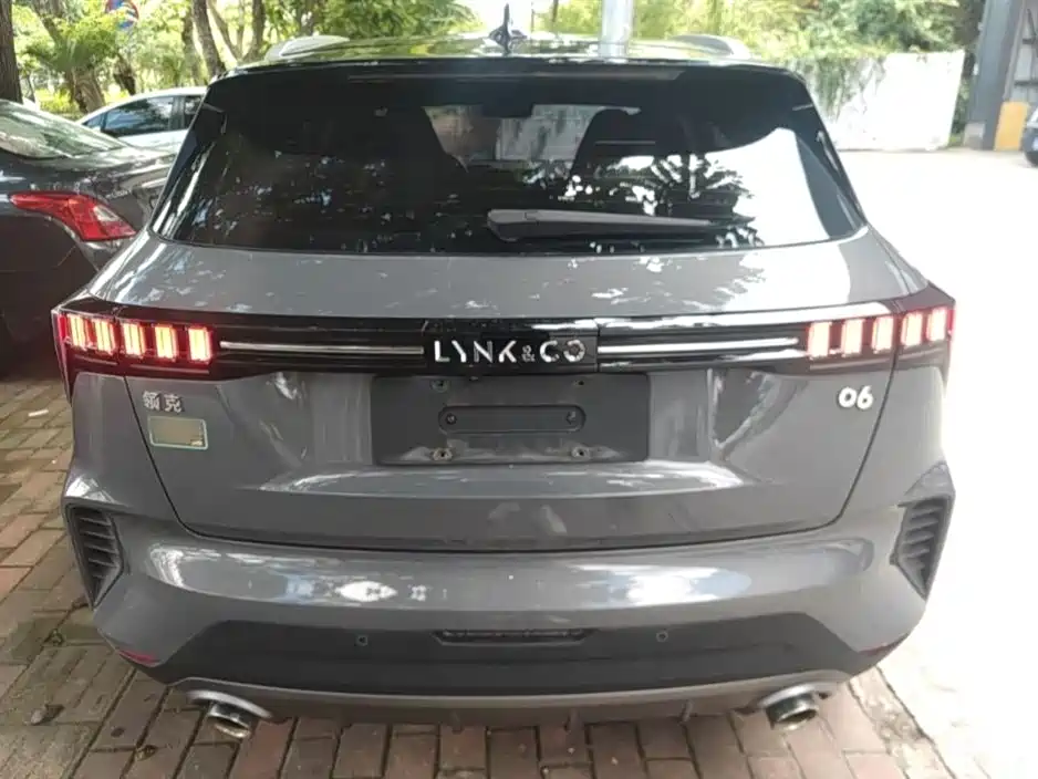 Lynk & Co 06