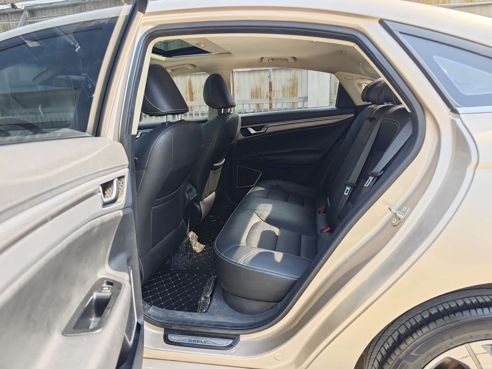 Geely Emgrand, 2019 8
