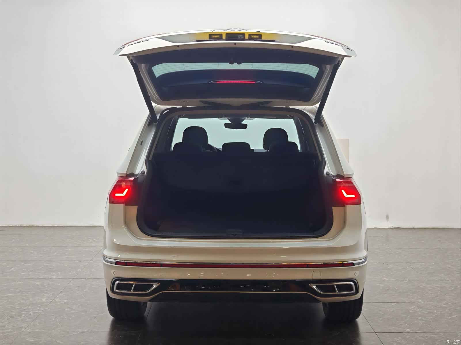 Volkswagen Tiguan L, 2022 12