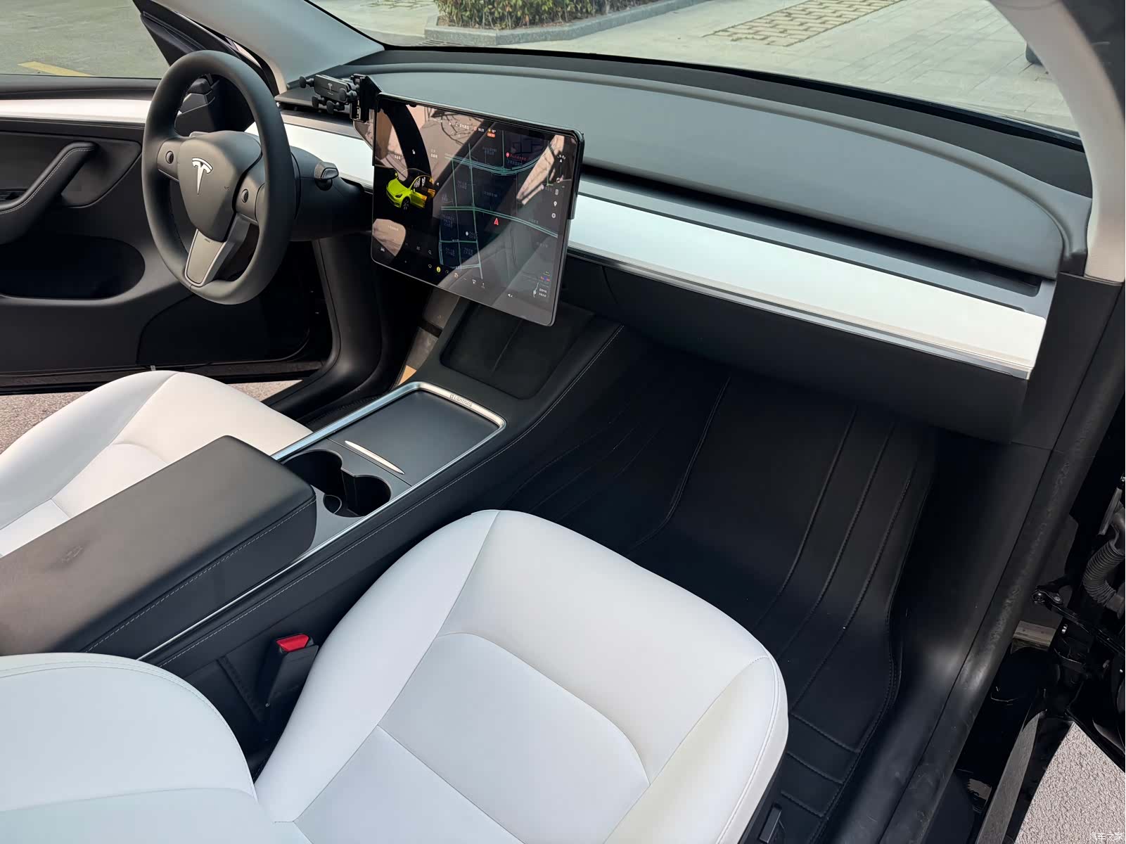 Tesla Model Y, 2021 10