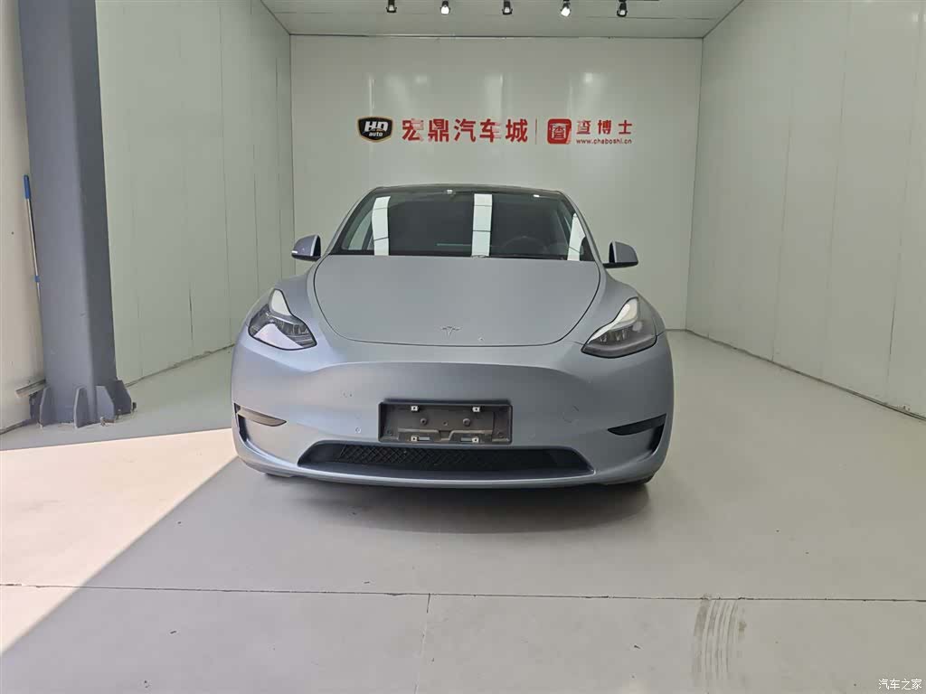 Tesla Model Y, 2022 3