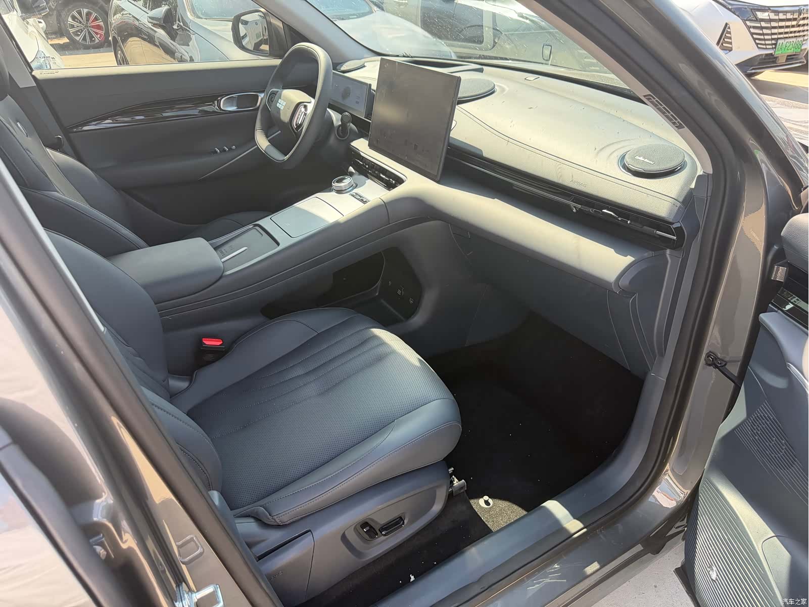 Geely Galaxy E5, 2025 10