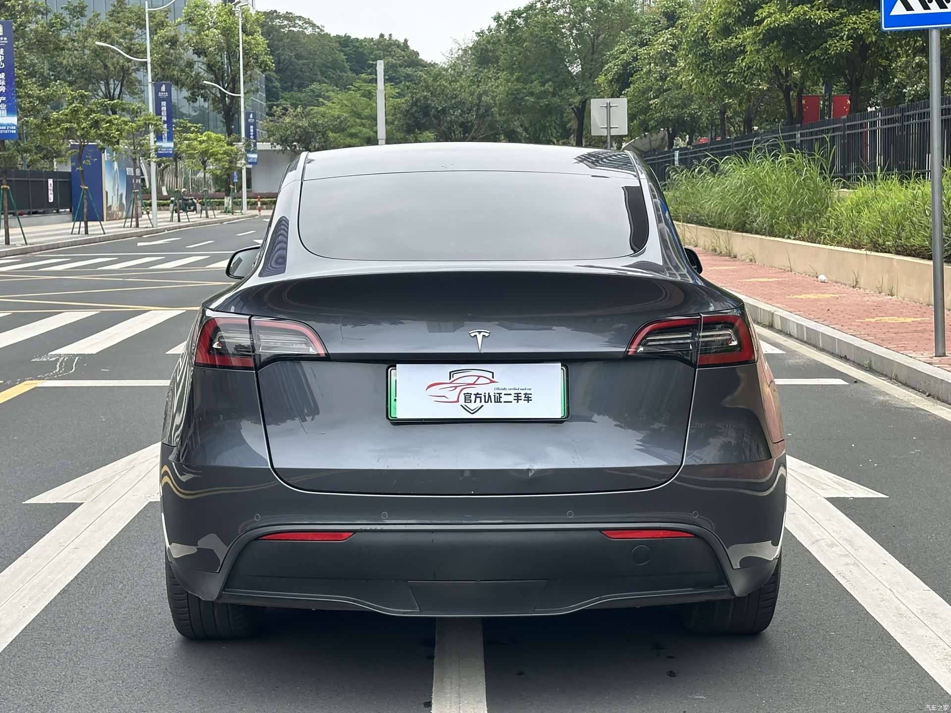 Tesla Model Y, 2021 все фото