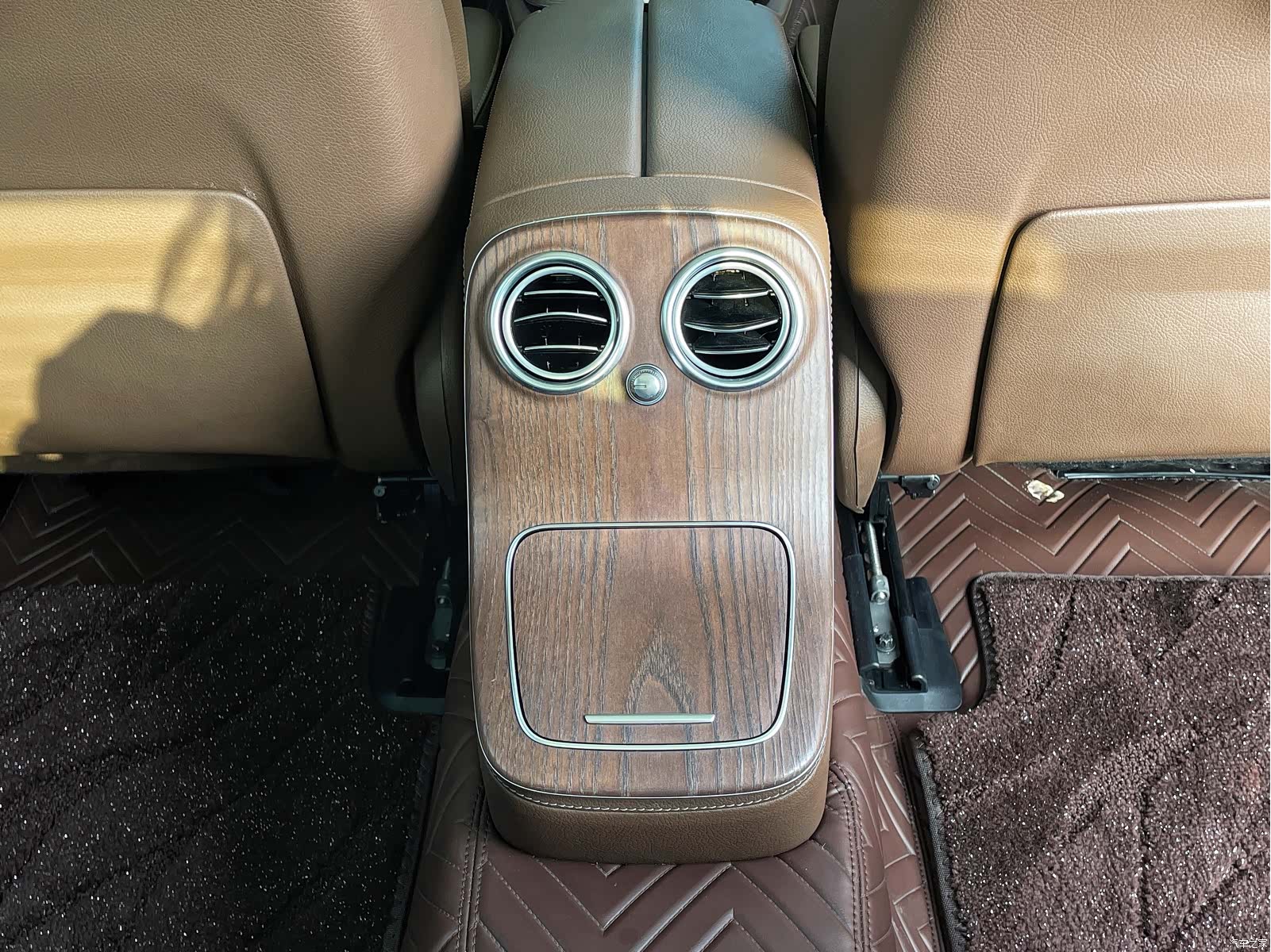 Mercedes-Benz E-Class, 2021 19