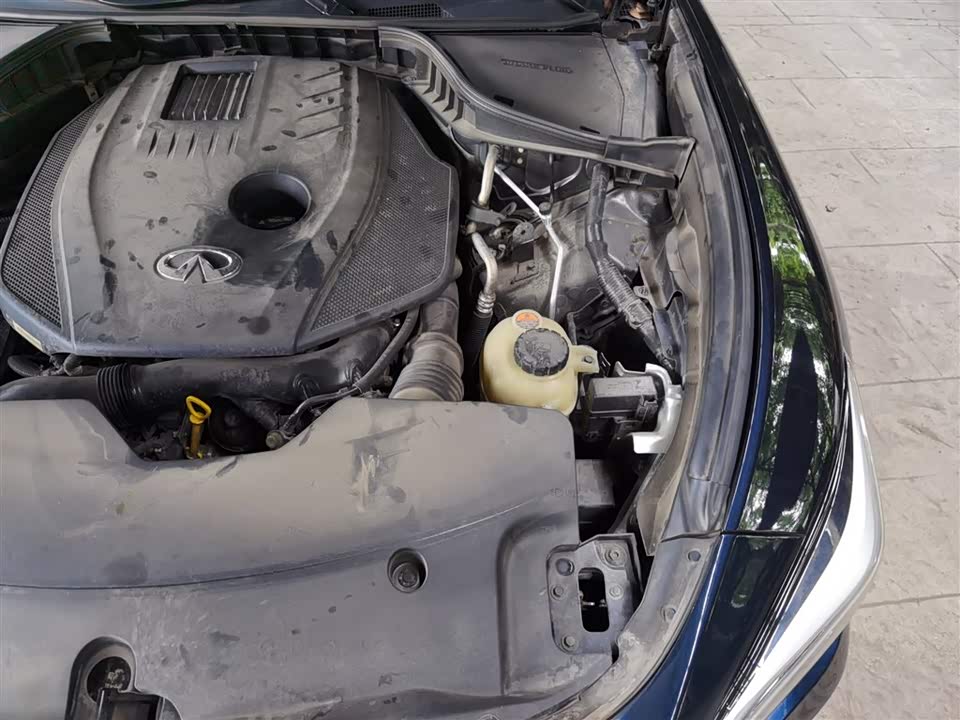 Infiniti Q70 Infiniti Q70
