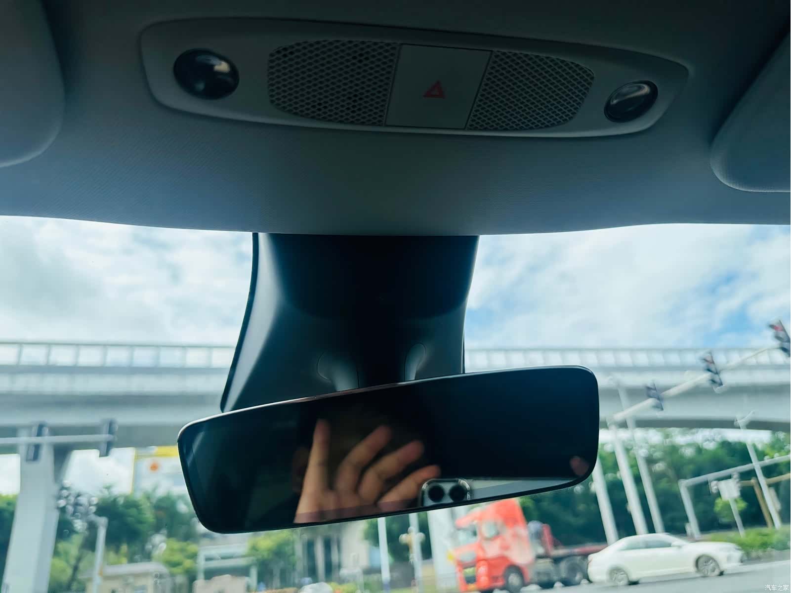 Tesla Model Y, 2022 15