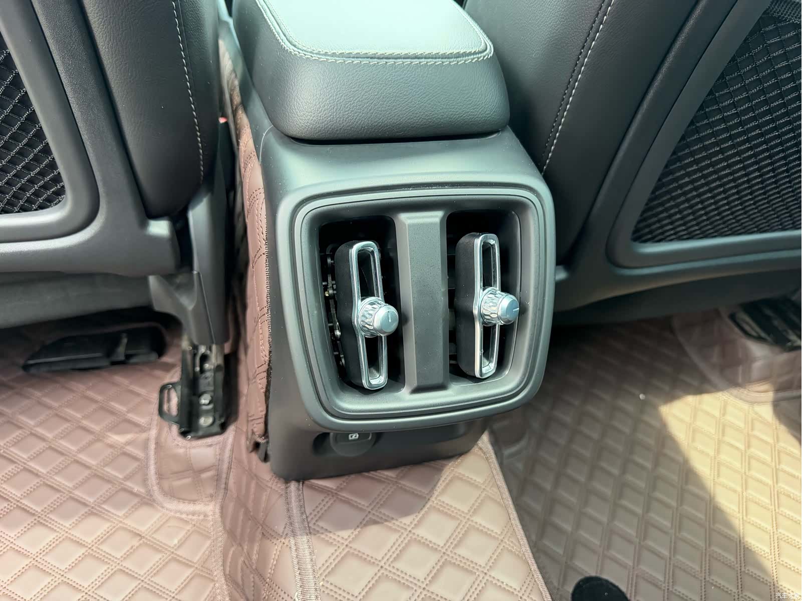 Volvo XC40, 2022 7