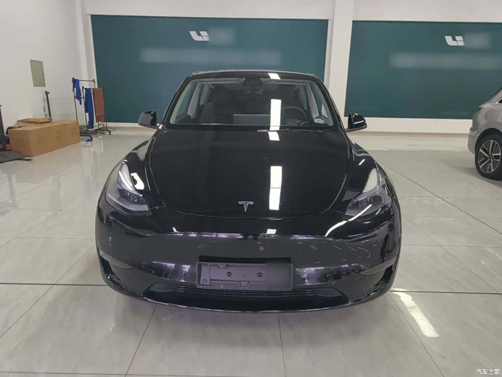 Tesla Model Y, 2023 3
