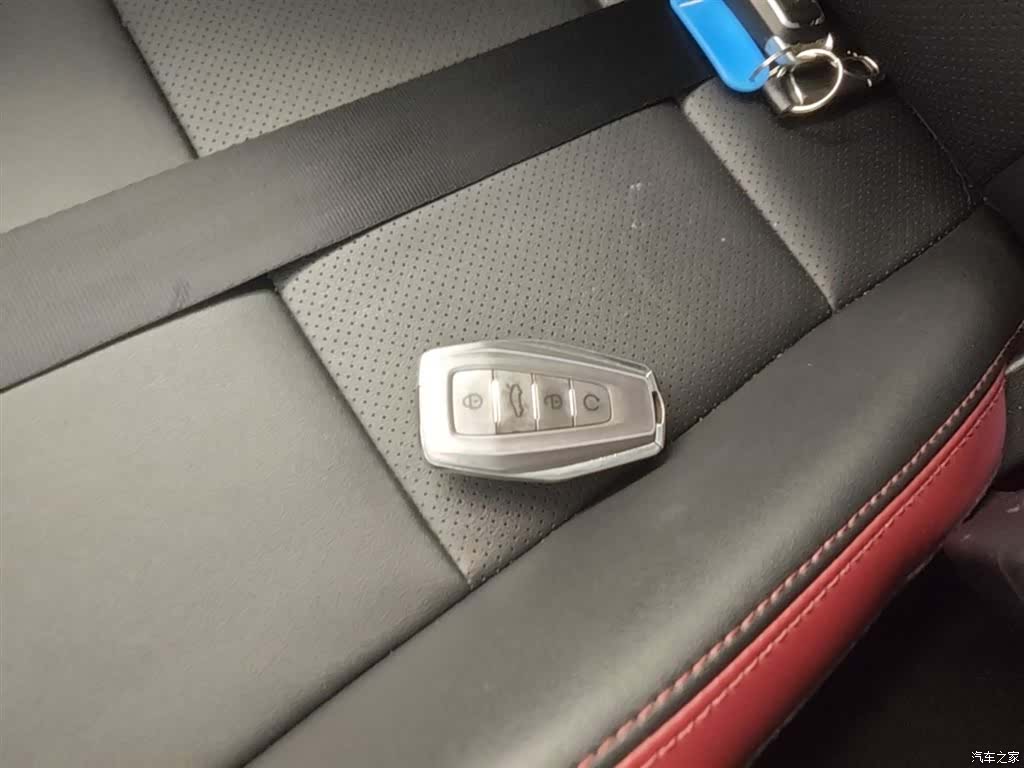 Geely Coolray, 2021 9