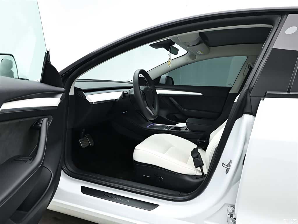 Tesla Model 3, 2023 11