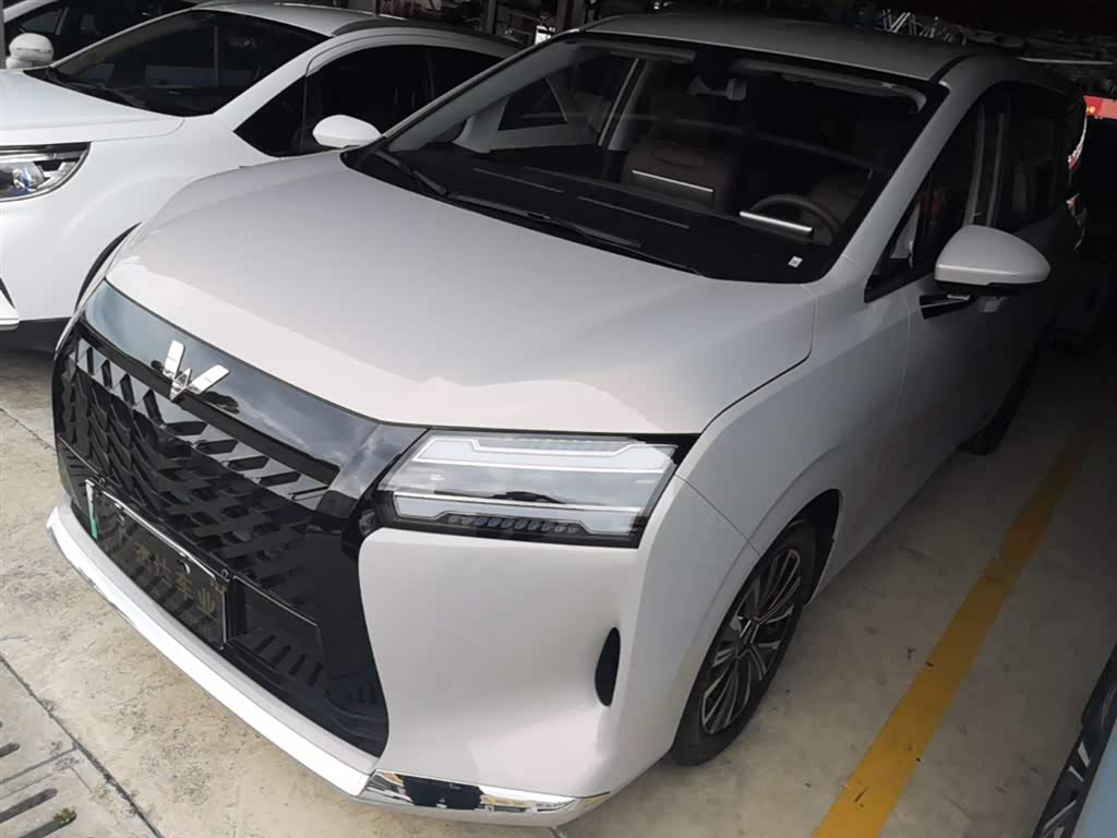 Wuling 730