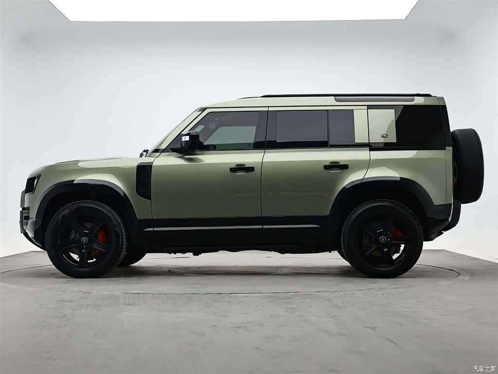 Land Rover Defender, 2021 6