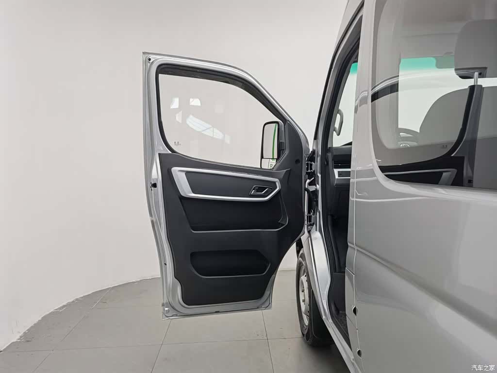 DongFeng V9, 2024 8