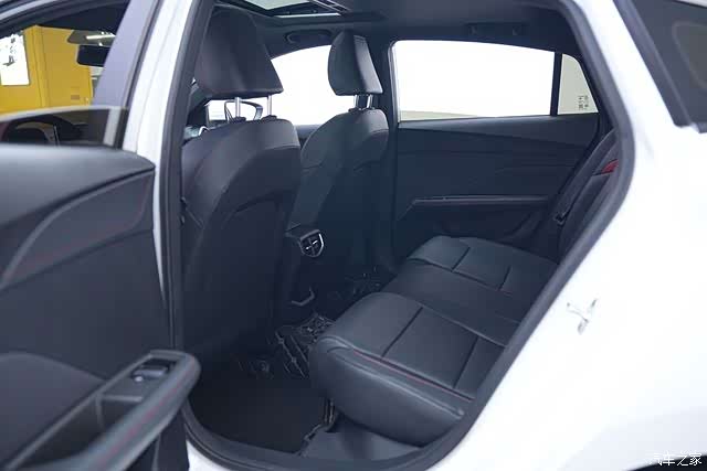 MG MG5, 2024 9