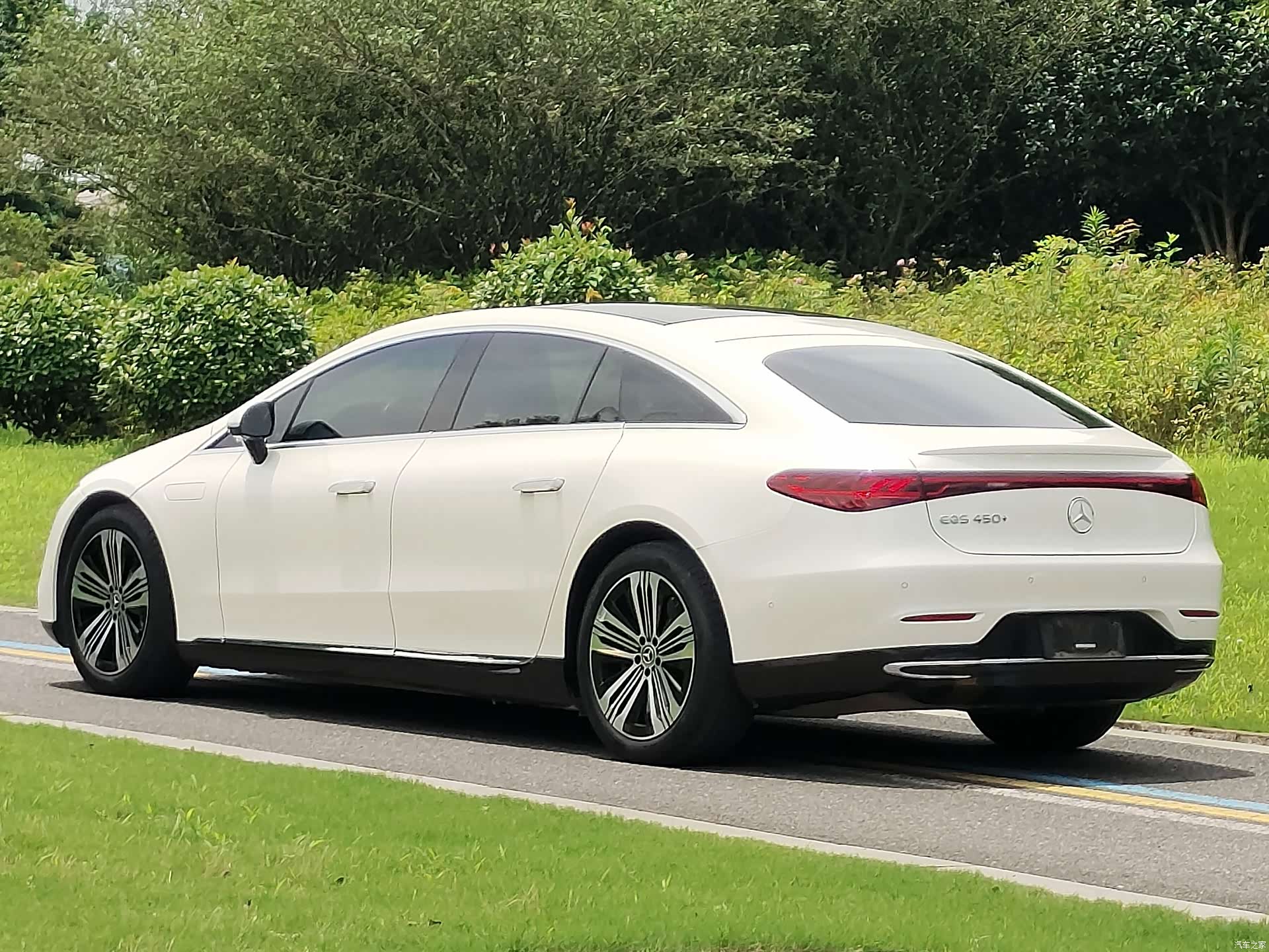 Mercedes-Benz EQS, 2023 все фото