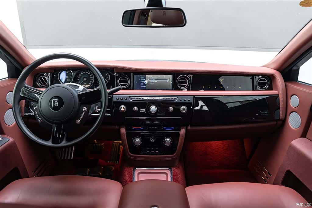 Rolls-Royce Phantom, 2016 10