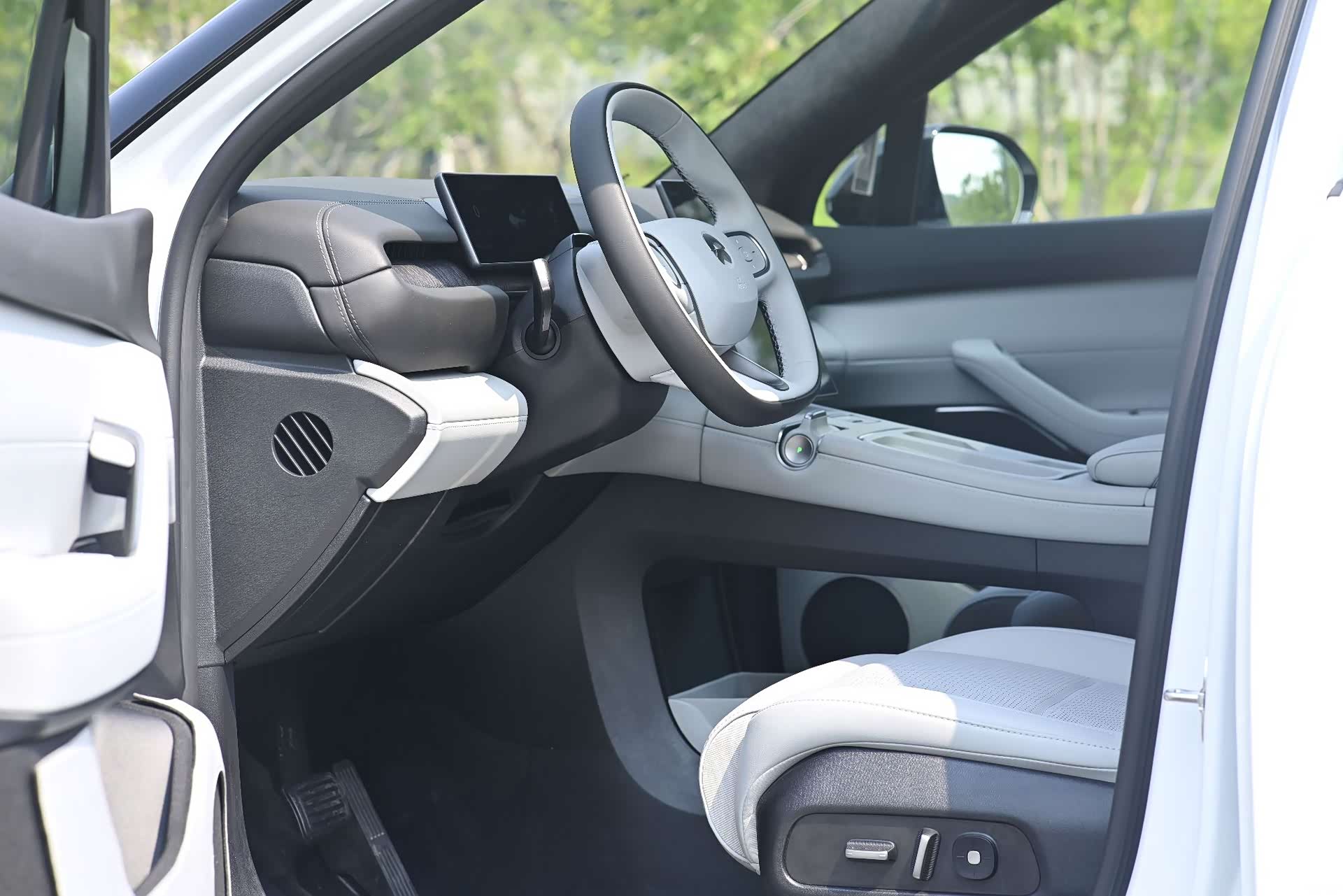 NIO ES6, 2025 4
