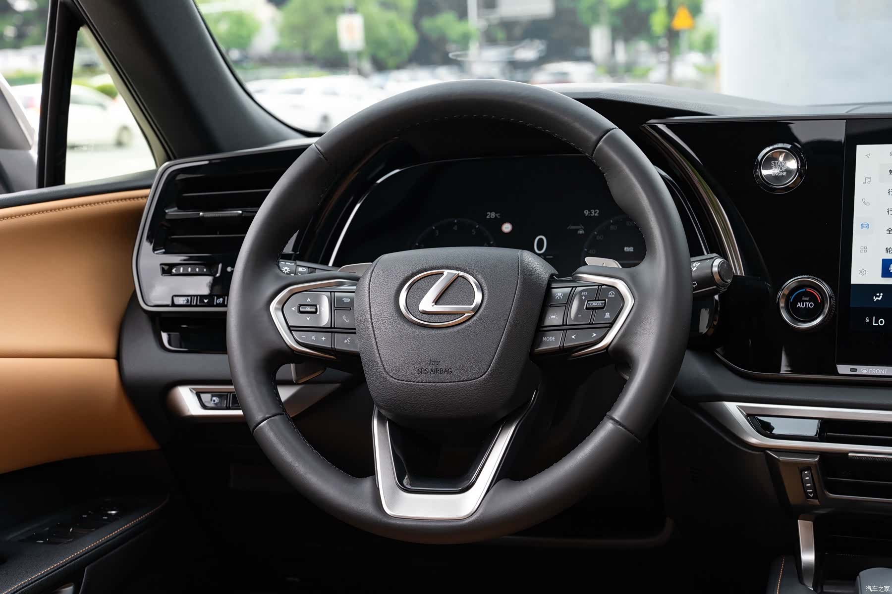 Lexus RX, 2025 14