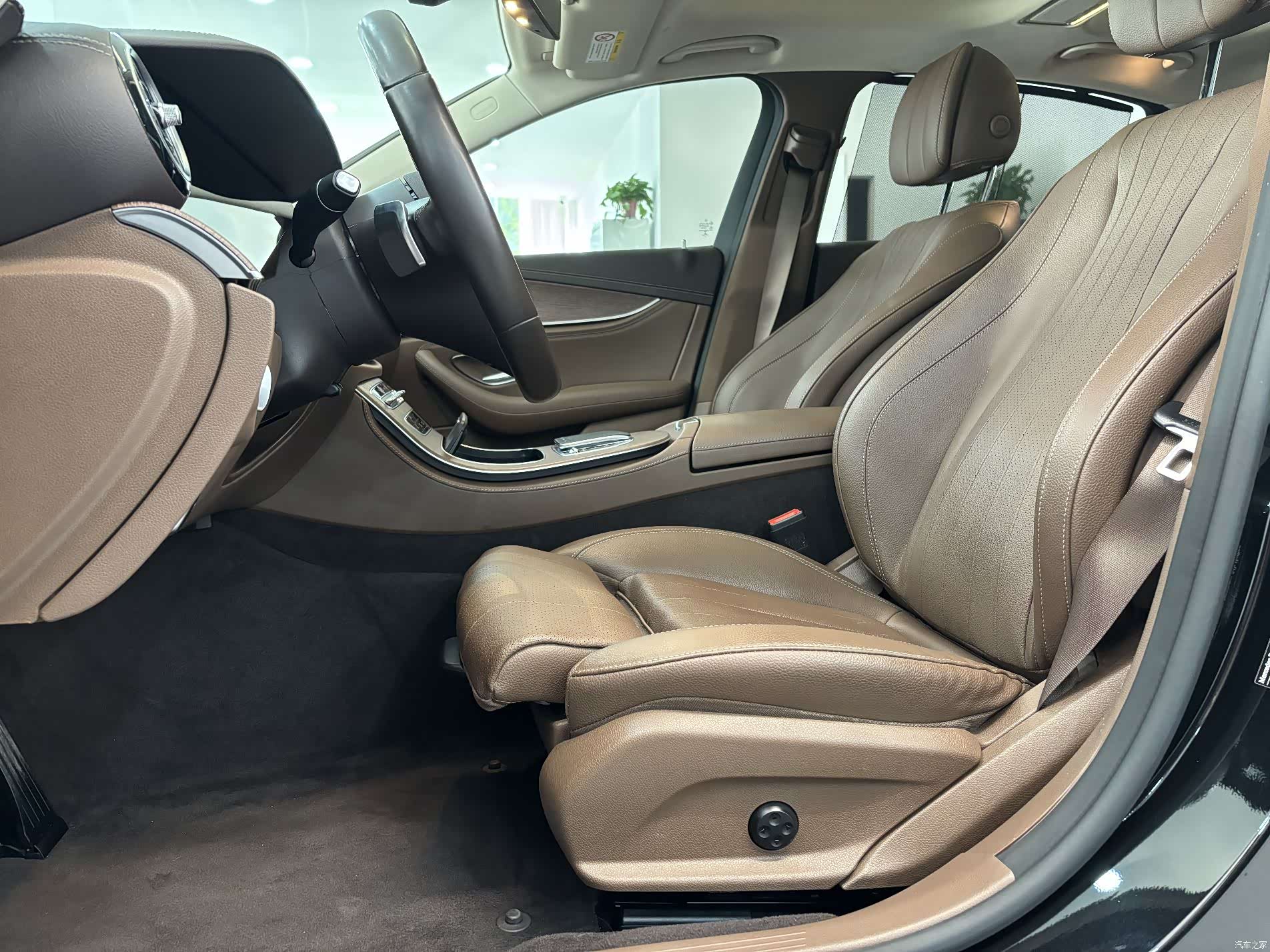 Mercedes-Benz E-Class, 2022 17