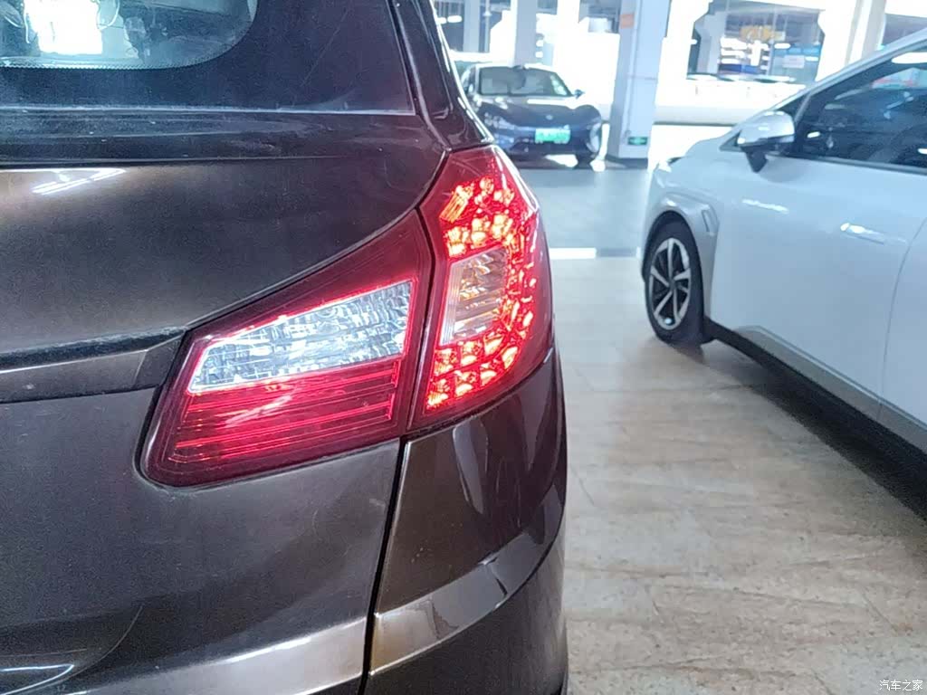 Chery 5, 2015 24