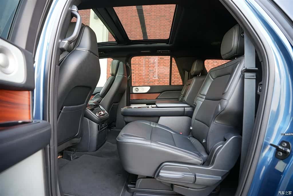 Lincoln Navigator, 2019 11