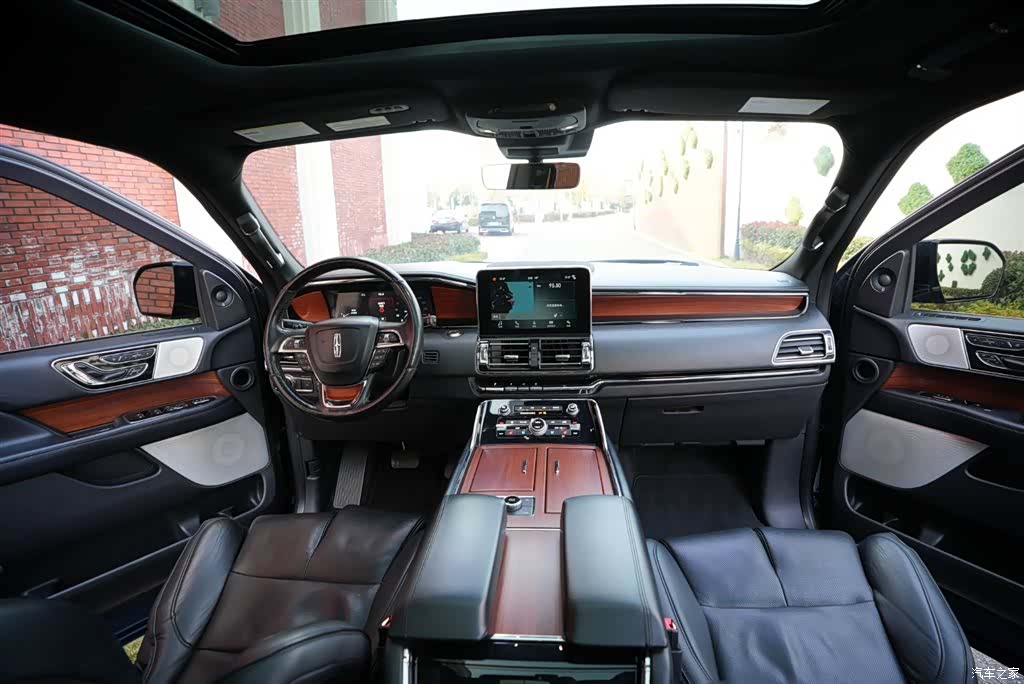 Lincoln Navigator, 2019 9