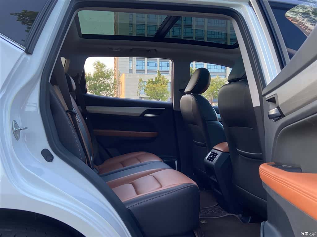 Geely X6, 2020 7