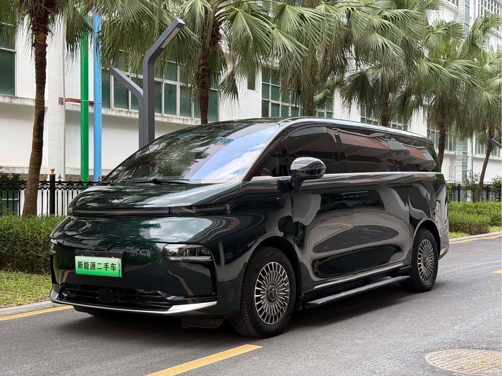 LEVC L380, 2025 1