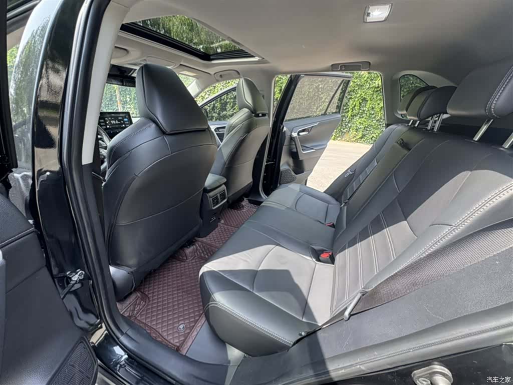 Toyota Wildlander, 2023 19