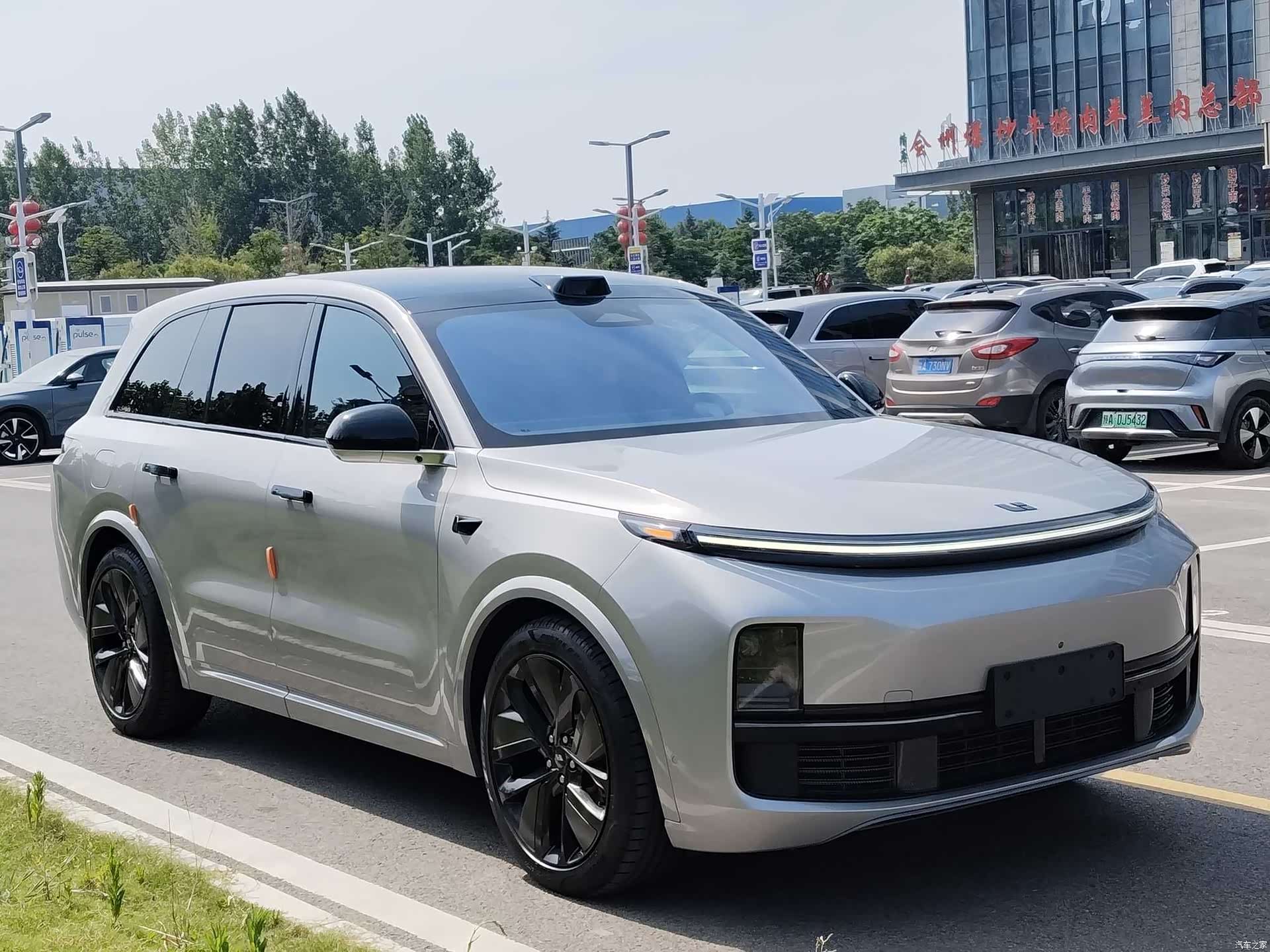 Li Auto L8, 2023 3