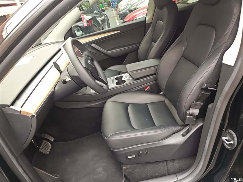 Tesla Model Y, 2023 15
