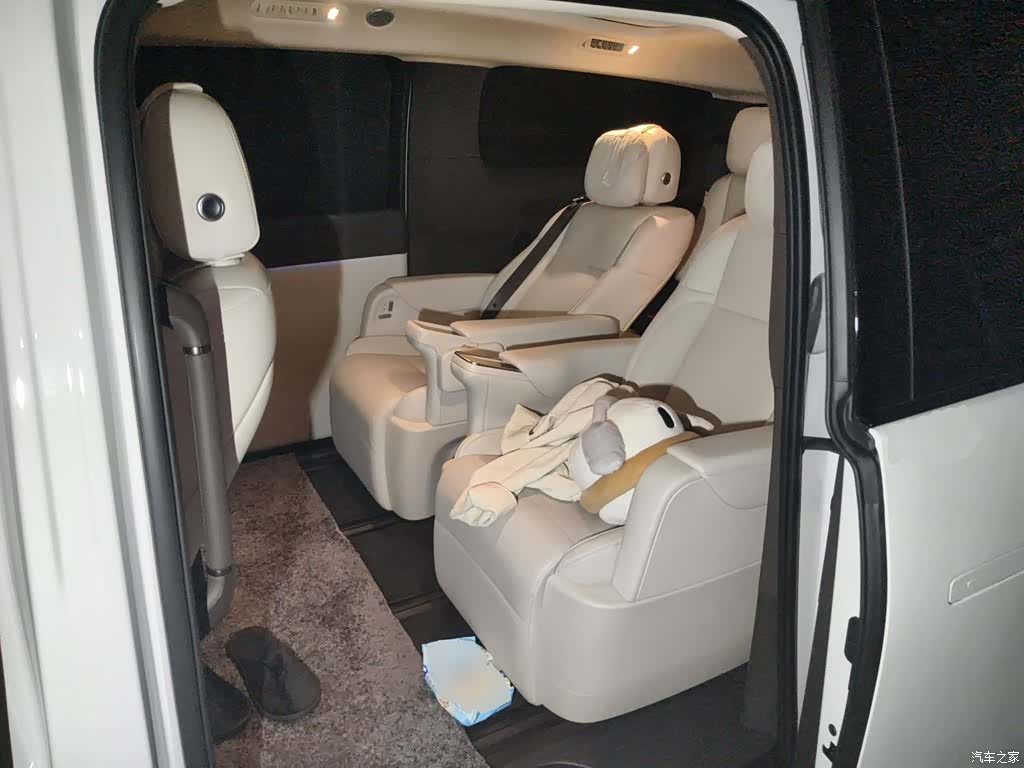 Li Auto MEGA, 2025 13