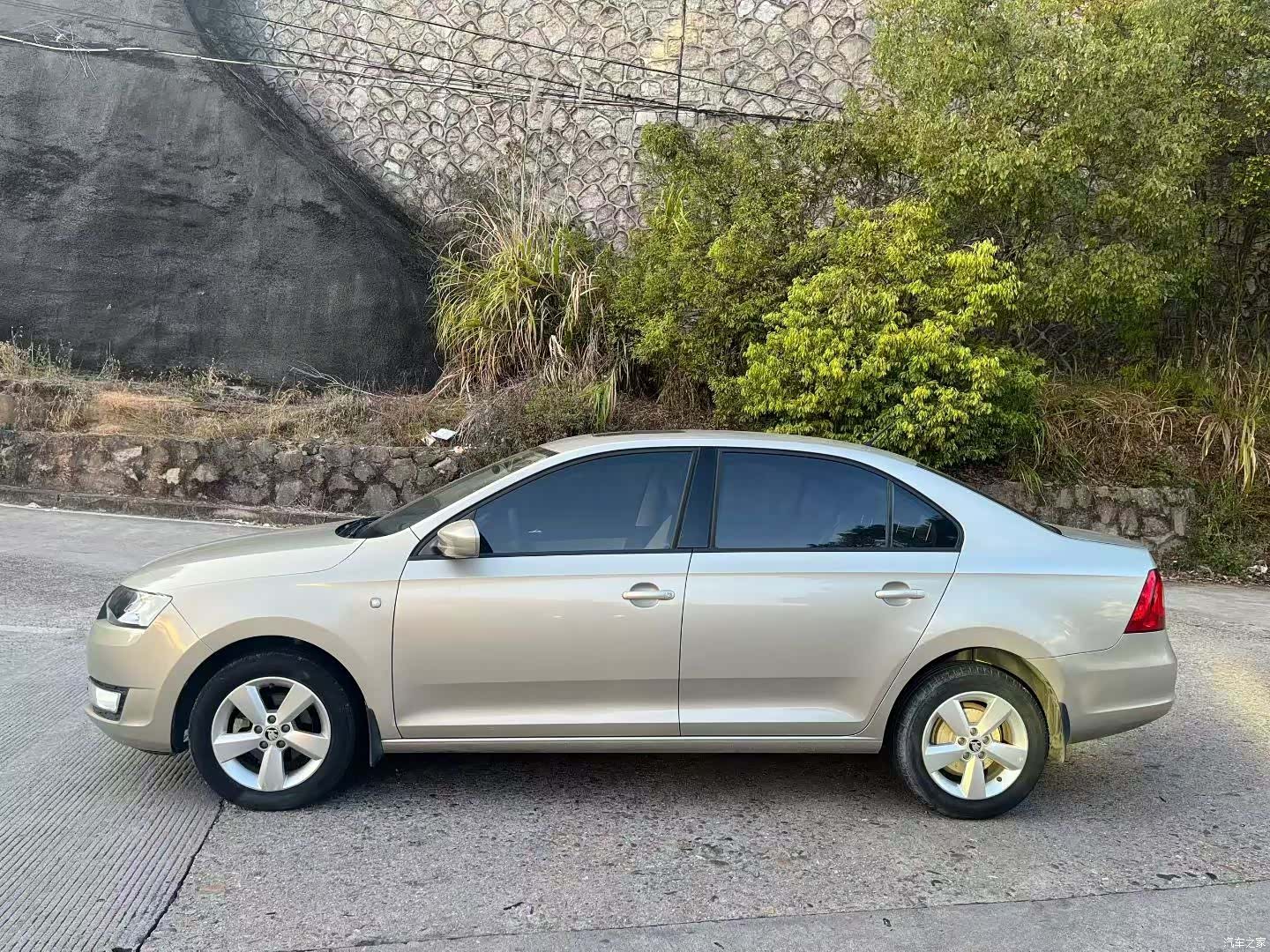 Skoda Rapid, 2017 4