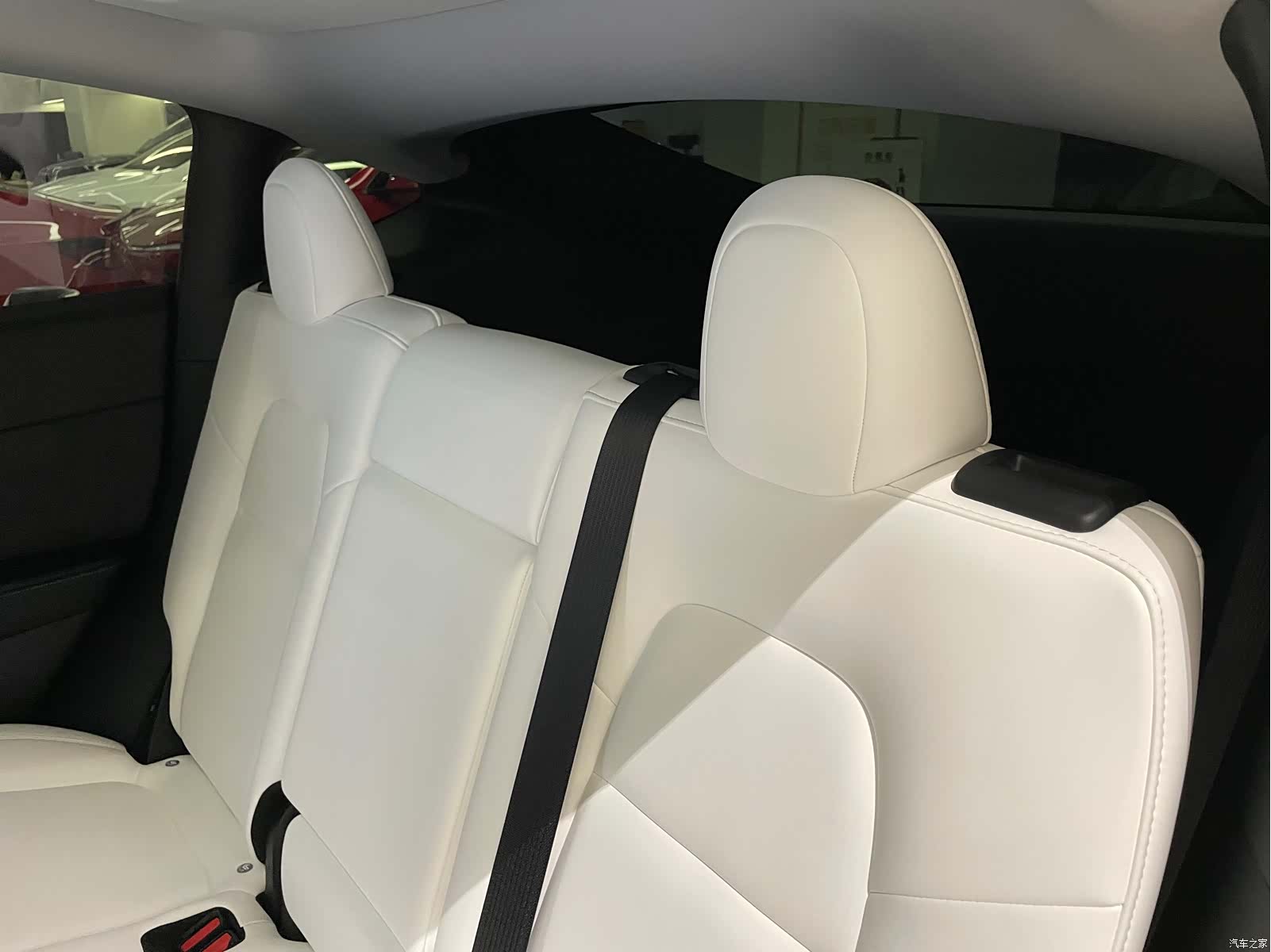 Tesla Model Y, 2023 9