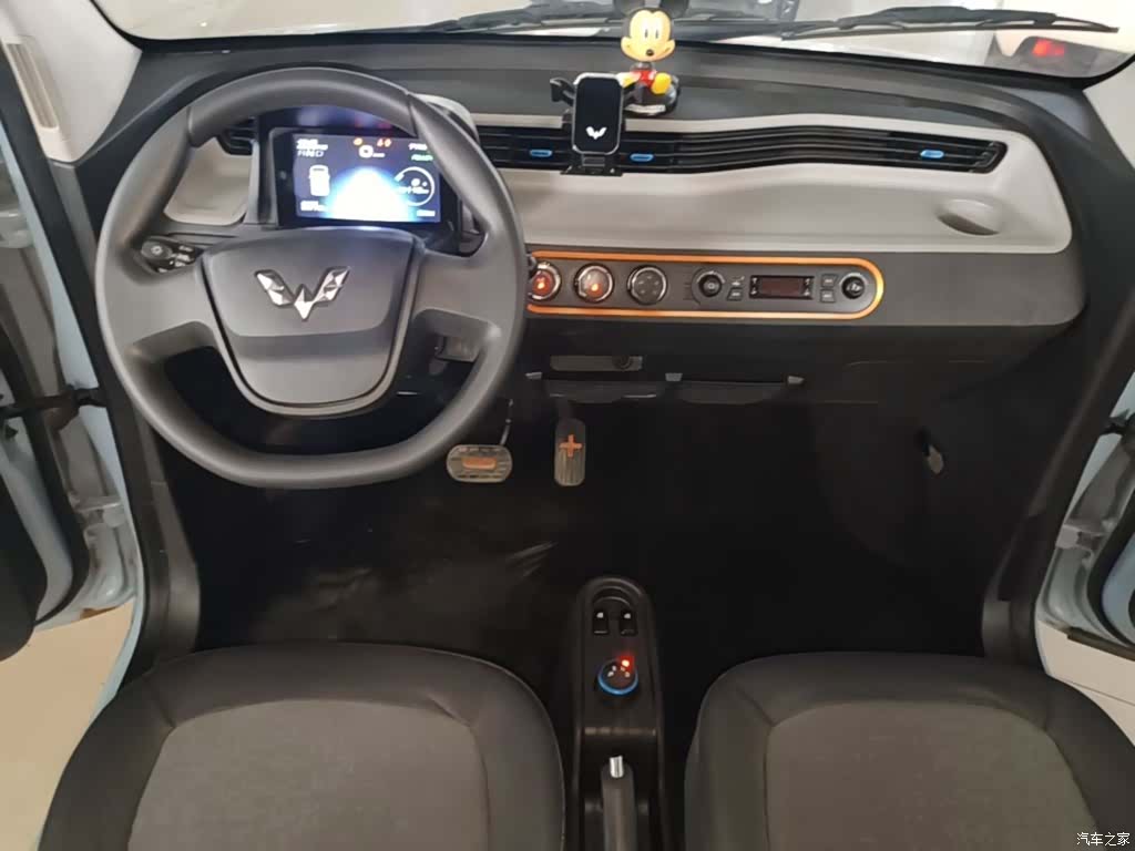 Wuling MINIEV, 2020 10