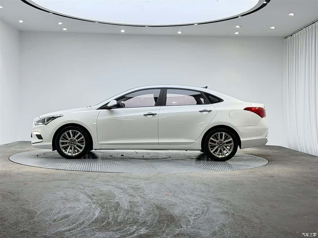 Hyundai GLS, 2018 15