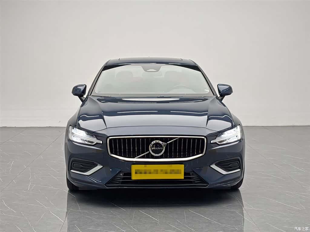 Volvo S60, 2023 2