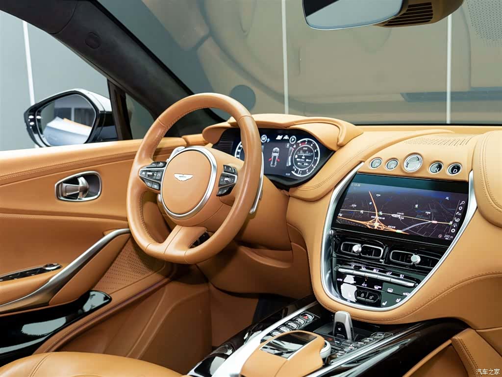 Aston Martin DBX, 2024 14