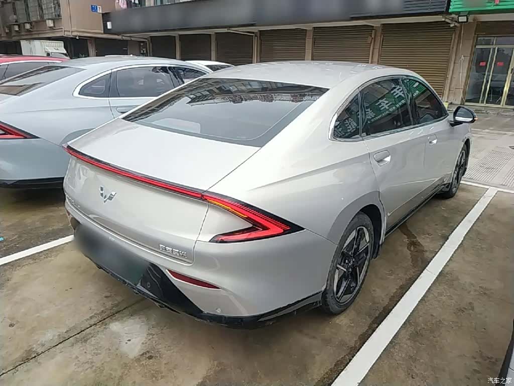 Wuling Starlight, 2024 7